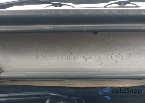 1996 Toyota Mark Ii z USA, uszkodzony, nr VIN JZX100017089